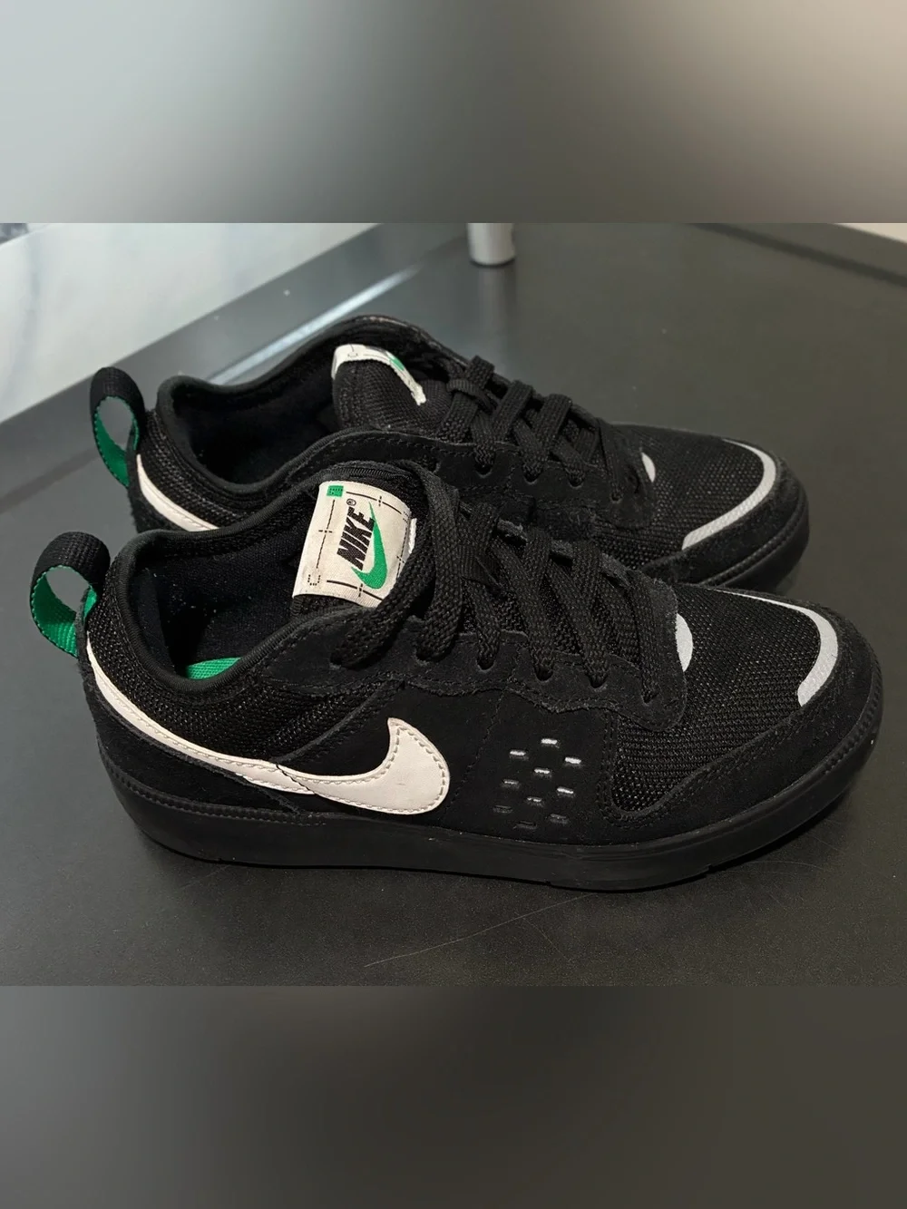 Nike classic low